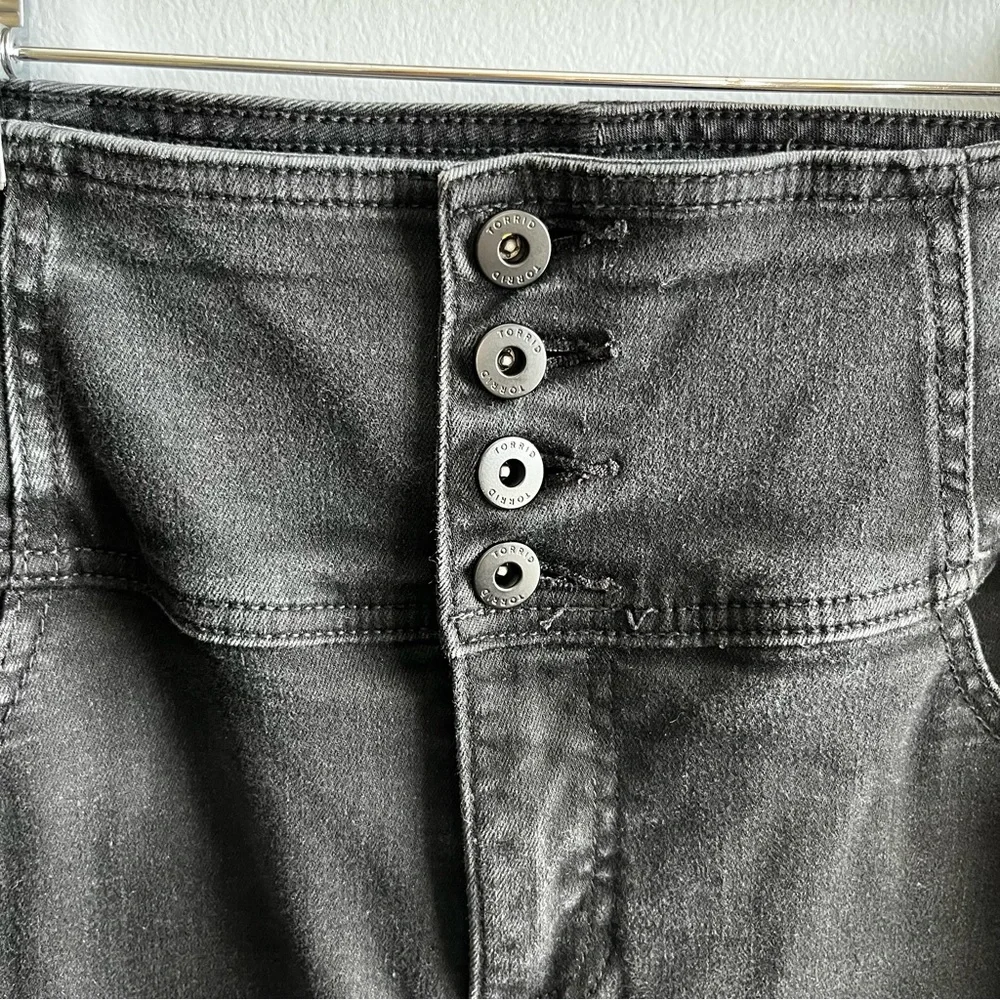 Torrid Feel the Fit Skinny Jeans Women's 14R Black High Rise Button Fly - Picture 3 of 12